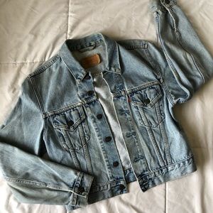 Vintage Light Wash Levi’s Denim Jacket